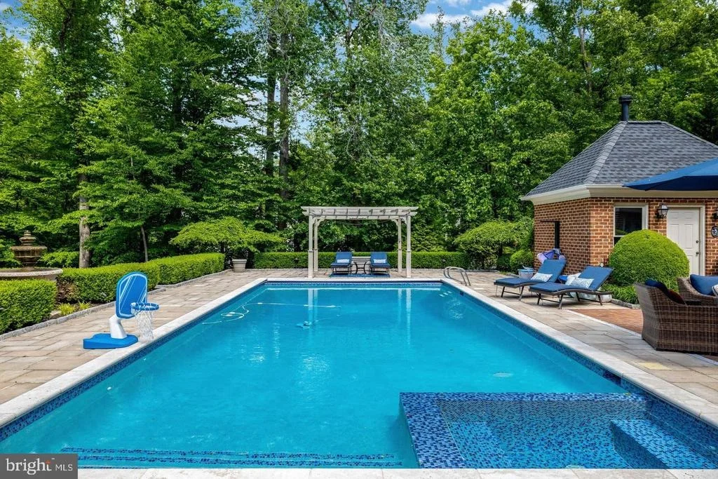 Photo of 105 INTERPROMONTORY ROAD
