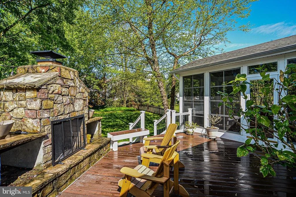 Photo of 26139 MURREY DRIVE