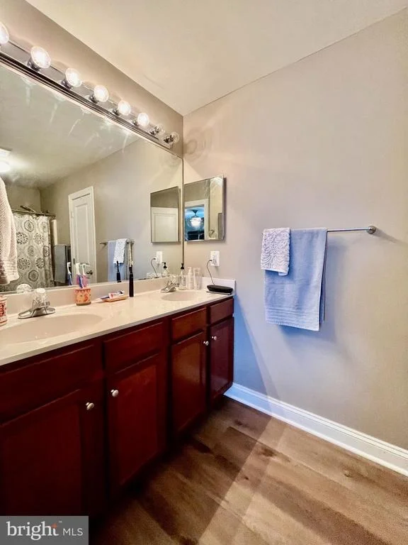 Photo of 5901 LYNBROOK ROAD