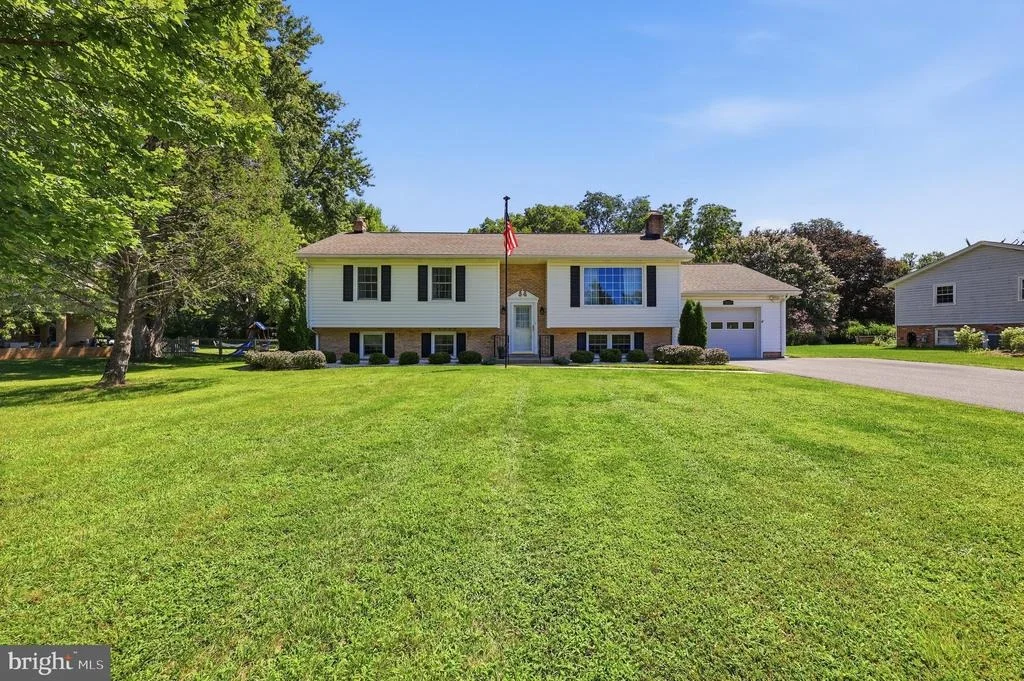 Photo of 8117 RUNNYMEADE DRIVE