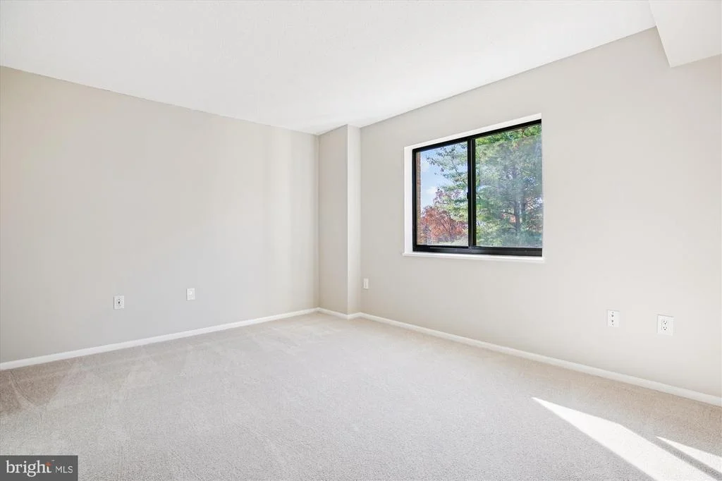 Photo of Unit 3308 at 15115 INTERLACHEN DRIVE