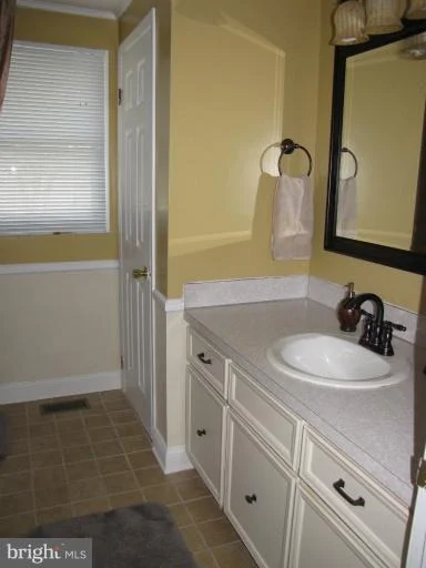 Photo of 27 E STREET E