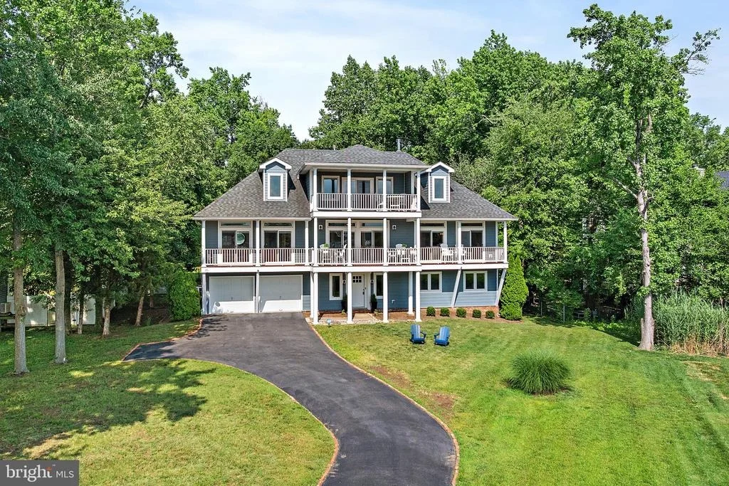 Photo of 621 HARBOR DRIVE