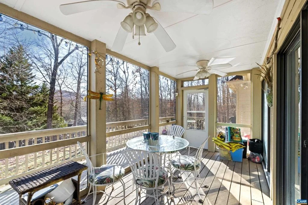 Photo of 465 HIDDEN RIDGE RD