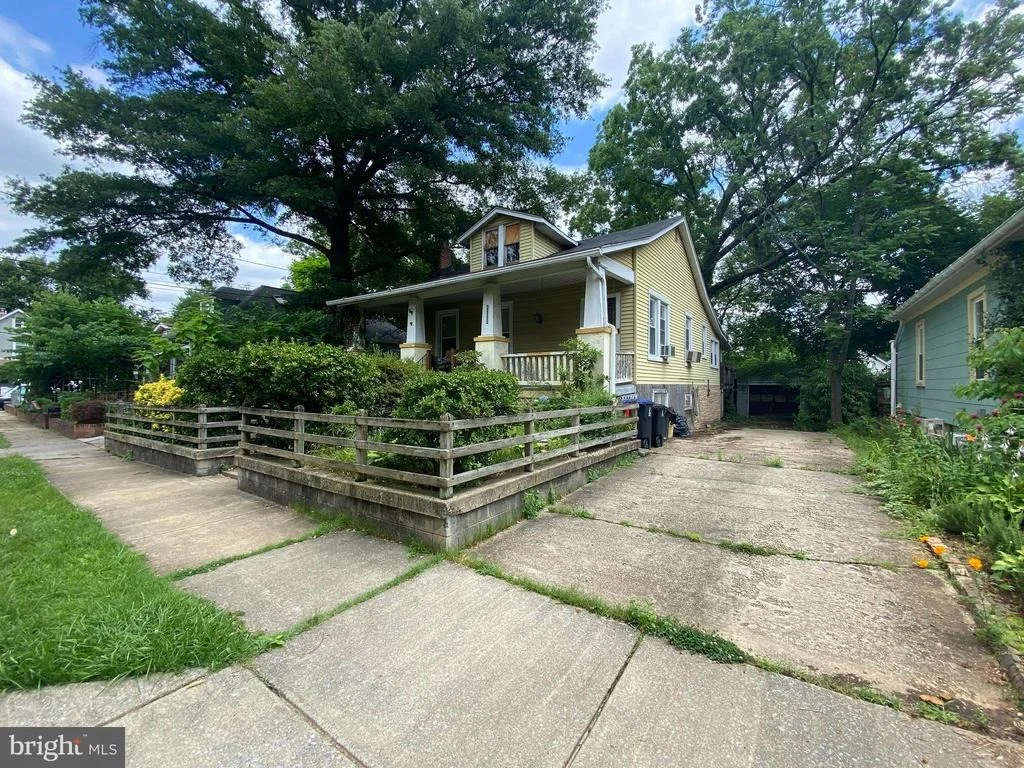 Photo of 4023 35TH STREET