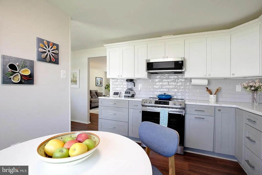 Photo of 5304 DORIS DRIVE