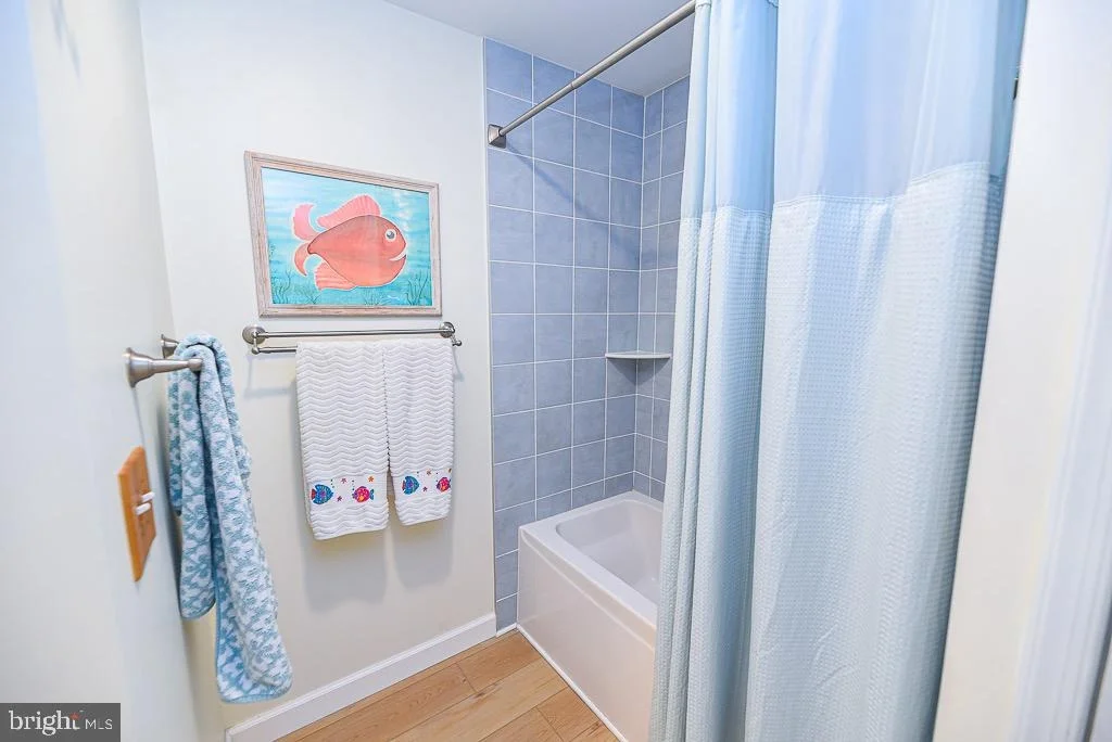 Photo of 956 LAKE VIEW DRIVE