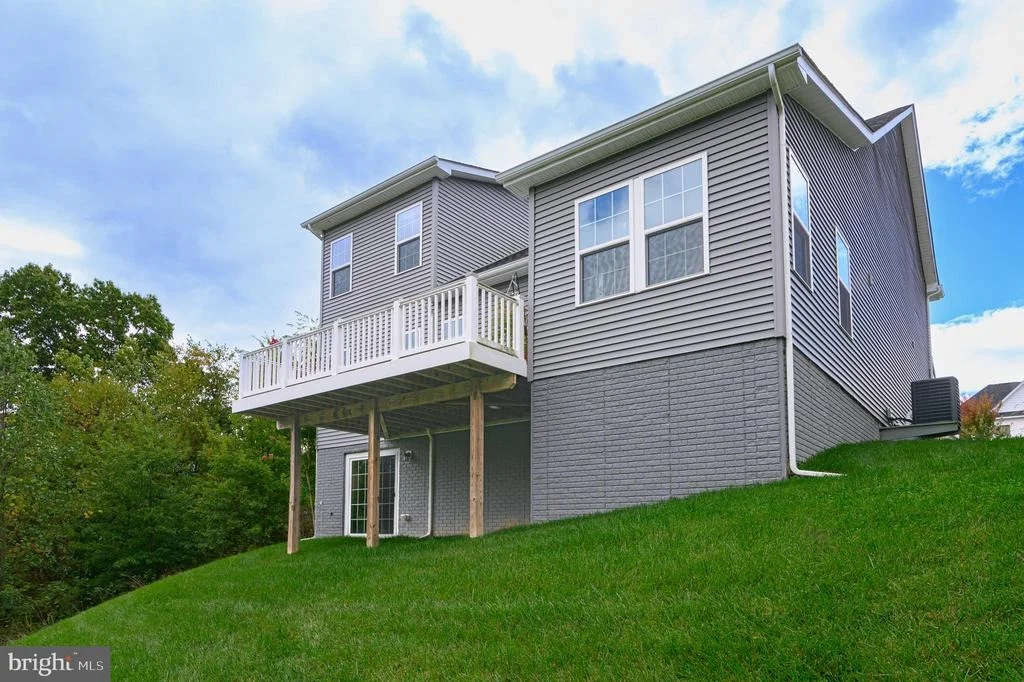 Photo of 405 POTOMAC VIEW PARKWAY