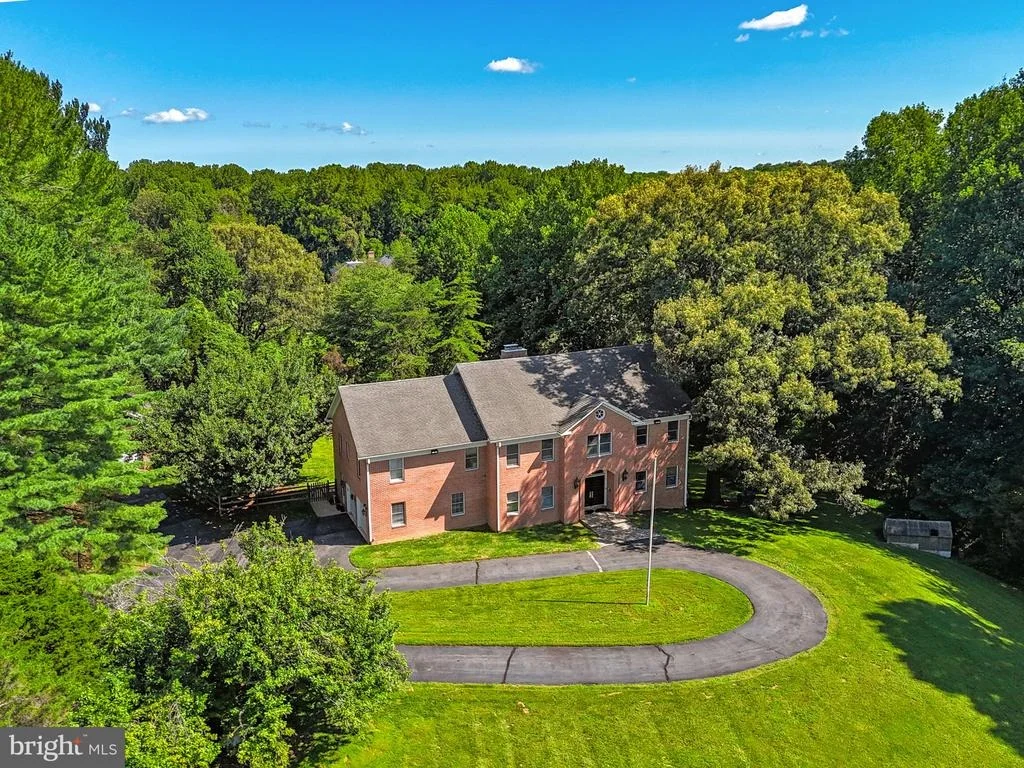 Photo of 9200 FALLS RUN ROAD