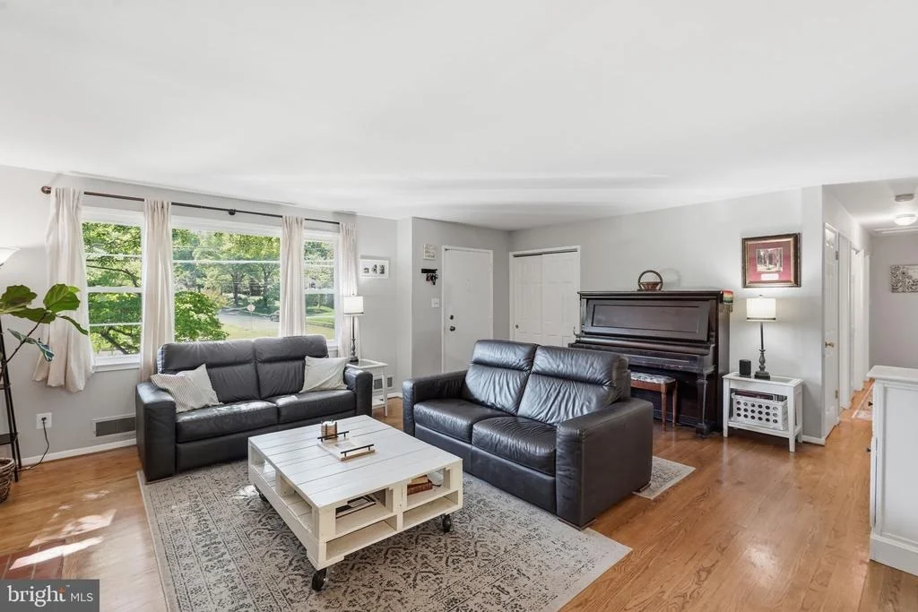 Photo of 5414 QUEENSBERRY AVENUE