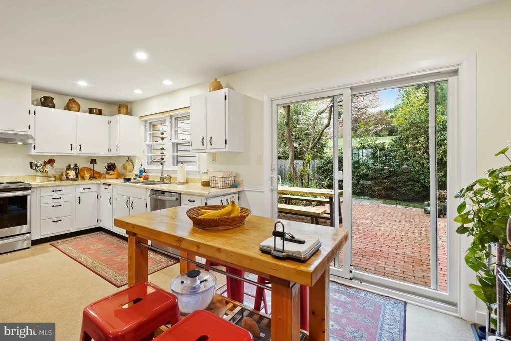 Photo of 7516 OAKMONT DRIVE