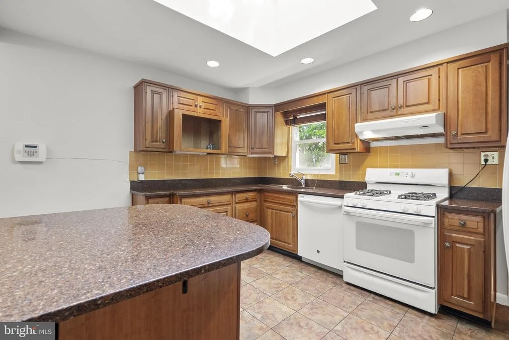 Photo of 9807 MERWOOD LANE