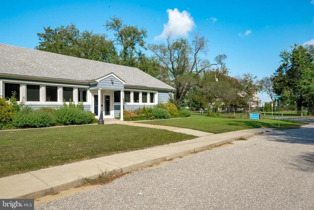 Photo of 970 HIGHPOINT DRIVE