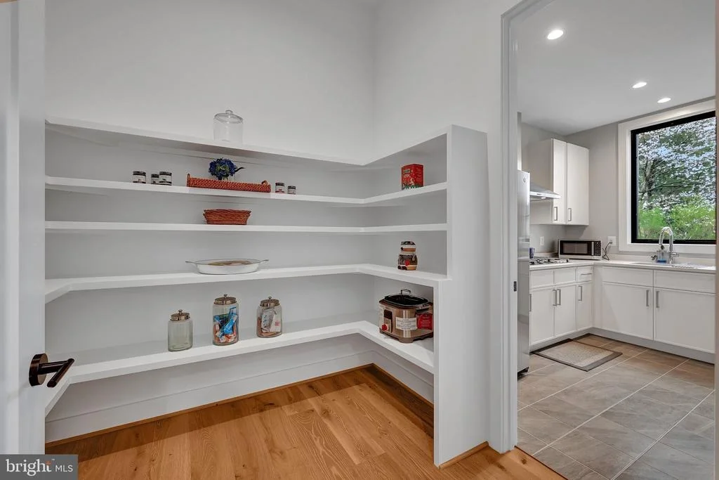 Photo of 1100 BALLS HILL ROAD