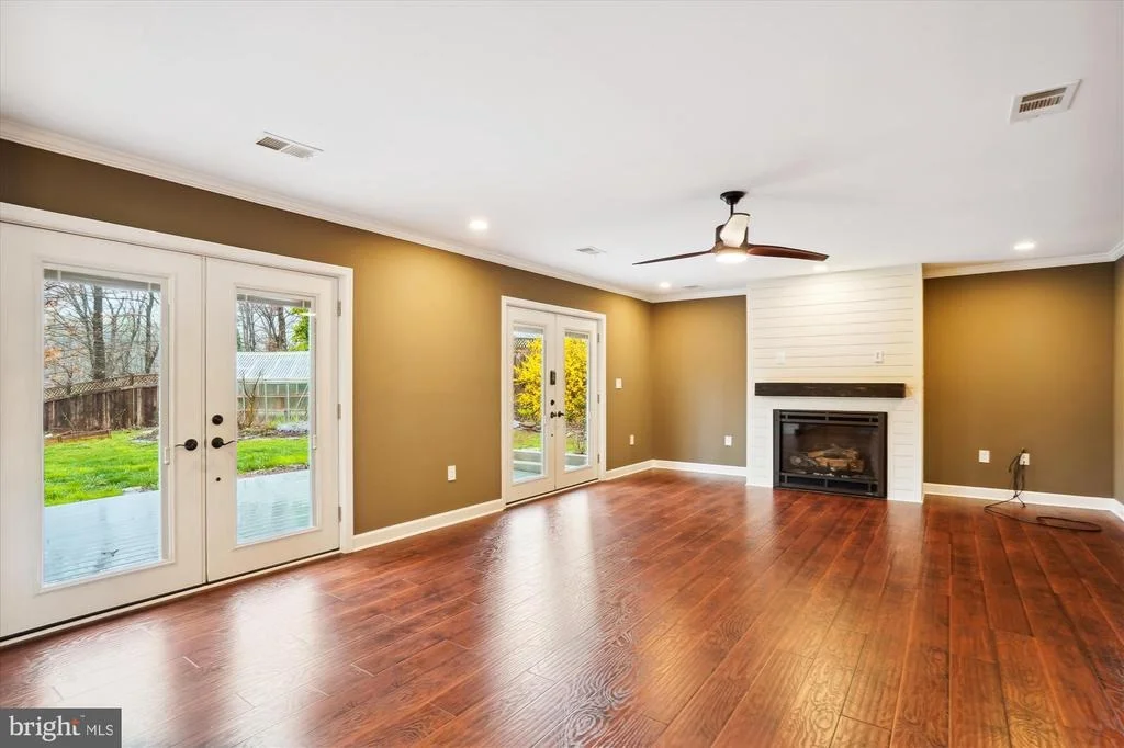 Photo of 5514 INVERCHAPEL ROAD