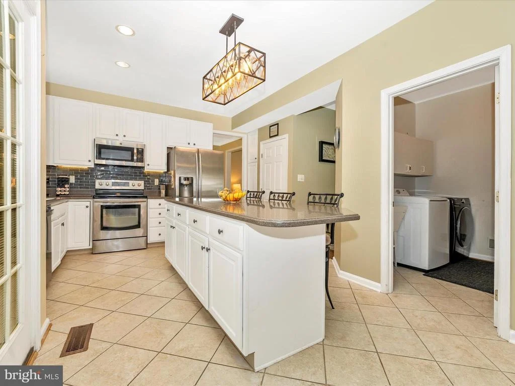 Photo of 6469 SADDLEBROOK LANE