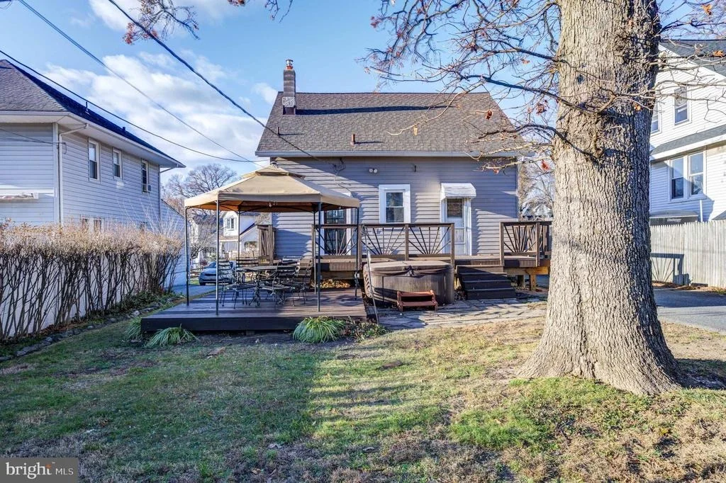 Photo of 4217 HARCOURT ROAD