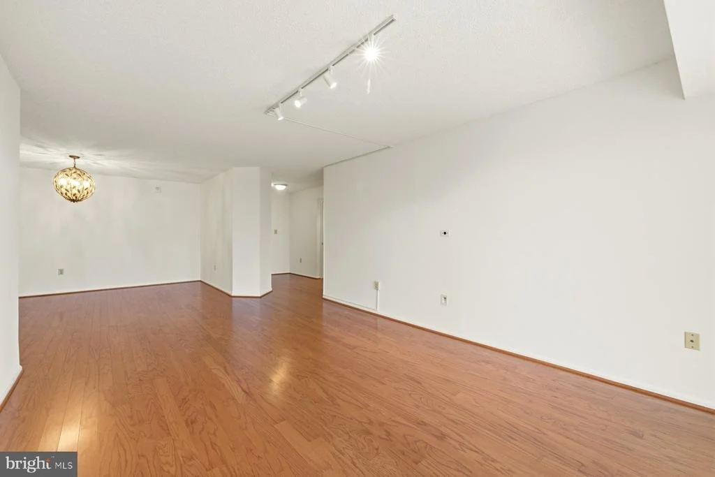 Photo of Unit 2801 at 15107 INTERLACHEN DRIVE