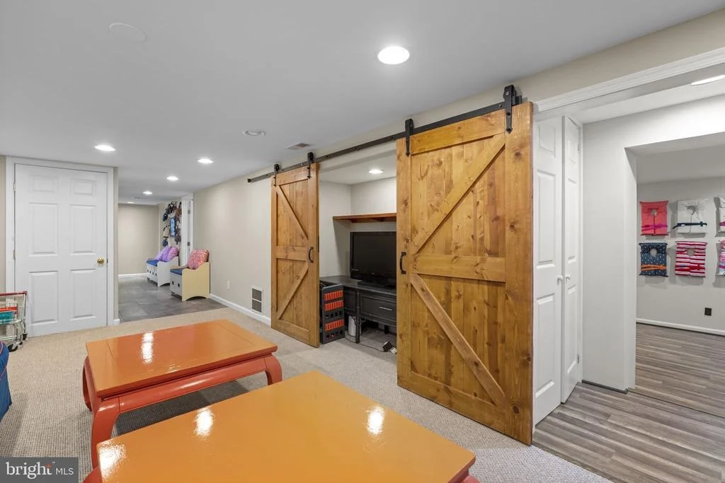 Photo of 52 SUNSET DRIVE