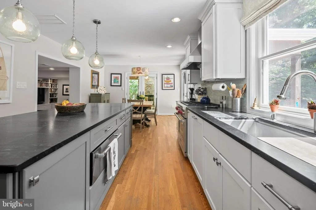 Photo of 6413 KENHOWE DRIVE