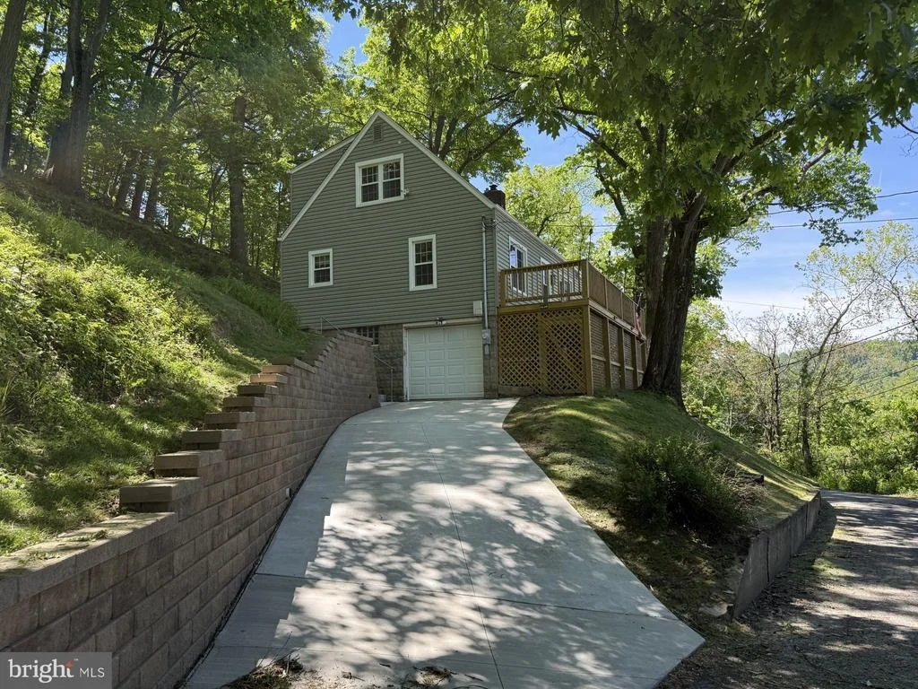 Photo of 32 FAIRFAX DRIVE