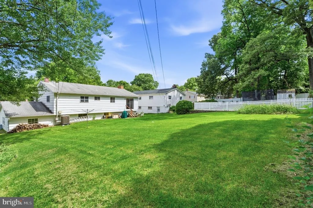 Photo of 524 MAPLE RIDGE LANE