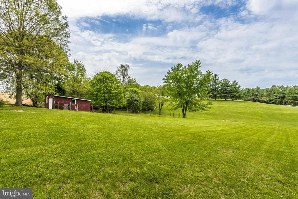 Photo of 2925 THURSTON ROAD
