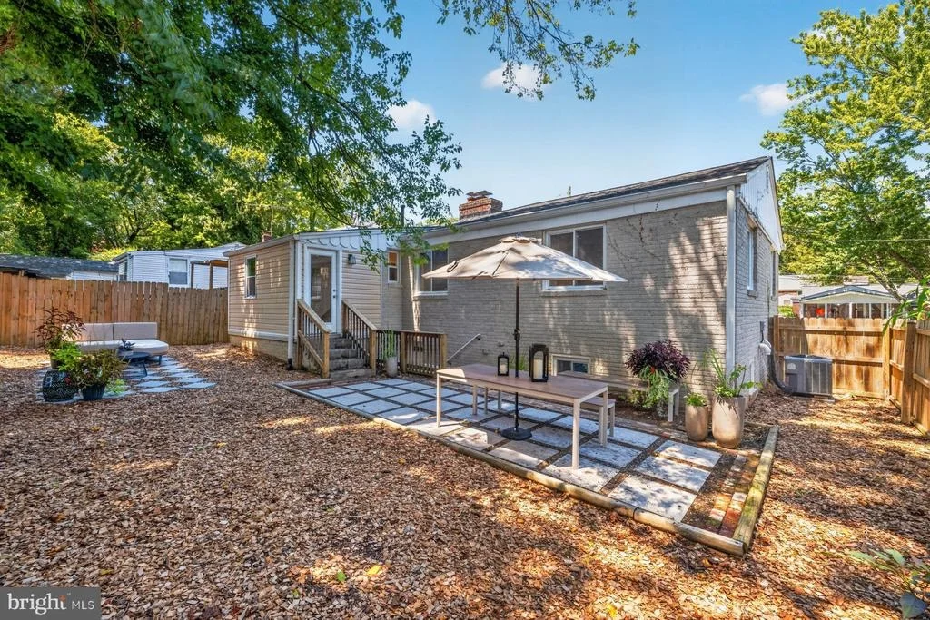 Photo of 911 NEWHALL STREET