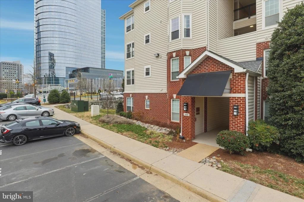 Photo of Unit 2204 at 1600 SPRING GATE DRIVE