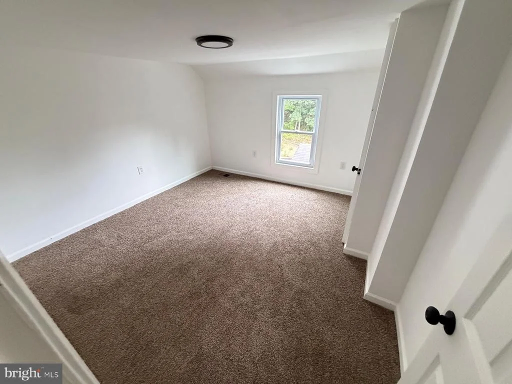 Photo of 667 THOMPSON ROAD