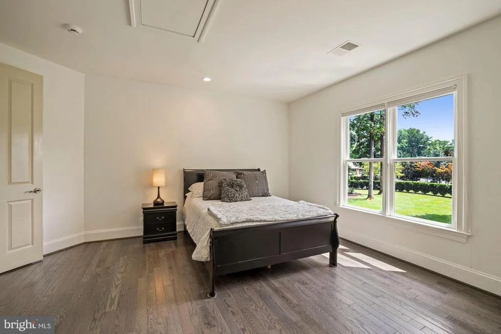 Photo of 1332 WINDY HILL