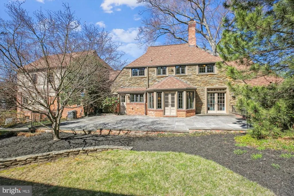 Photo of 4116 BEVERLY ROAD
