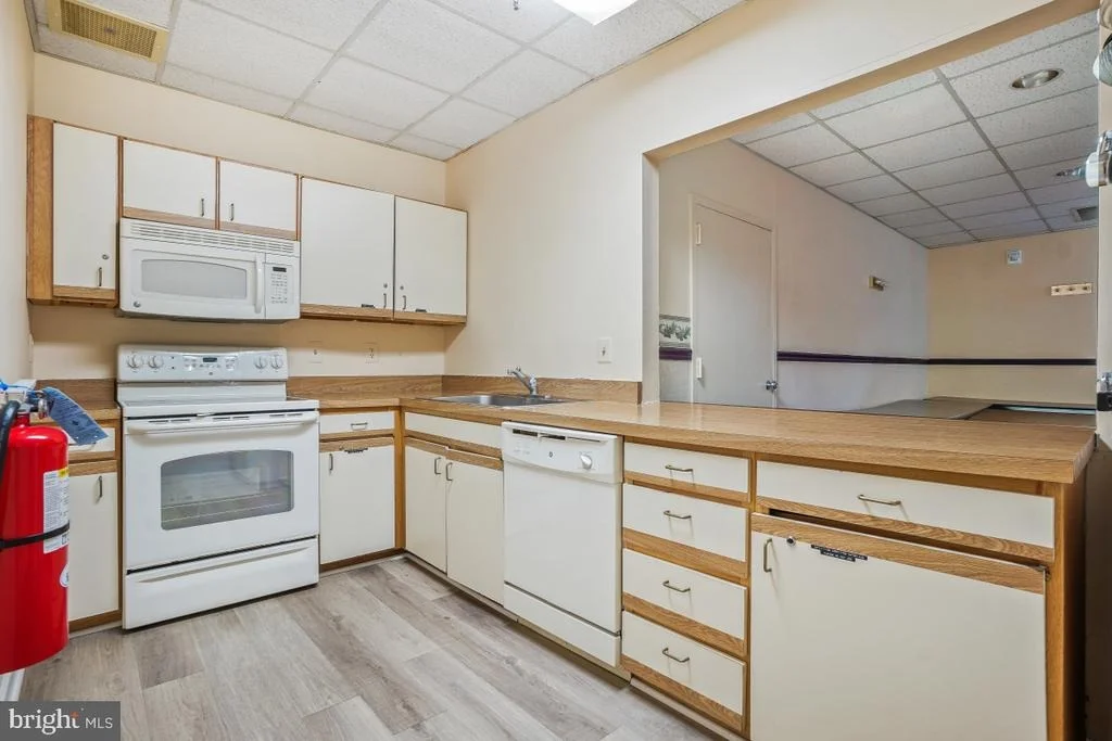Photo of Unit 2716 at 15107 INTERLACHEN DRIVE