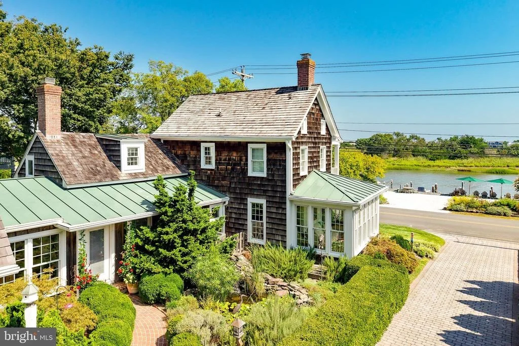 Photo of 558 PILOTTOWN ROAD