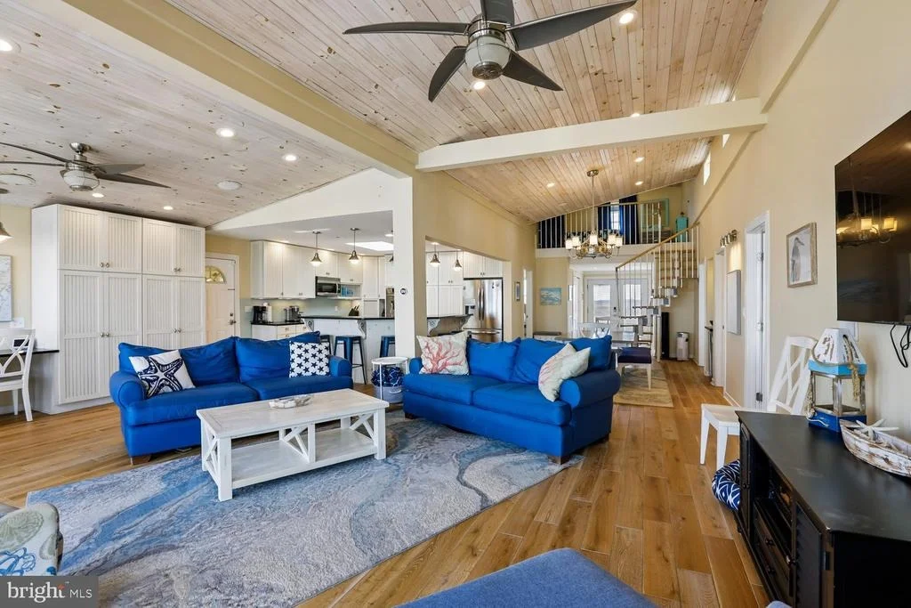 Photo of 8034 RIVERVIEW ROAD