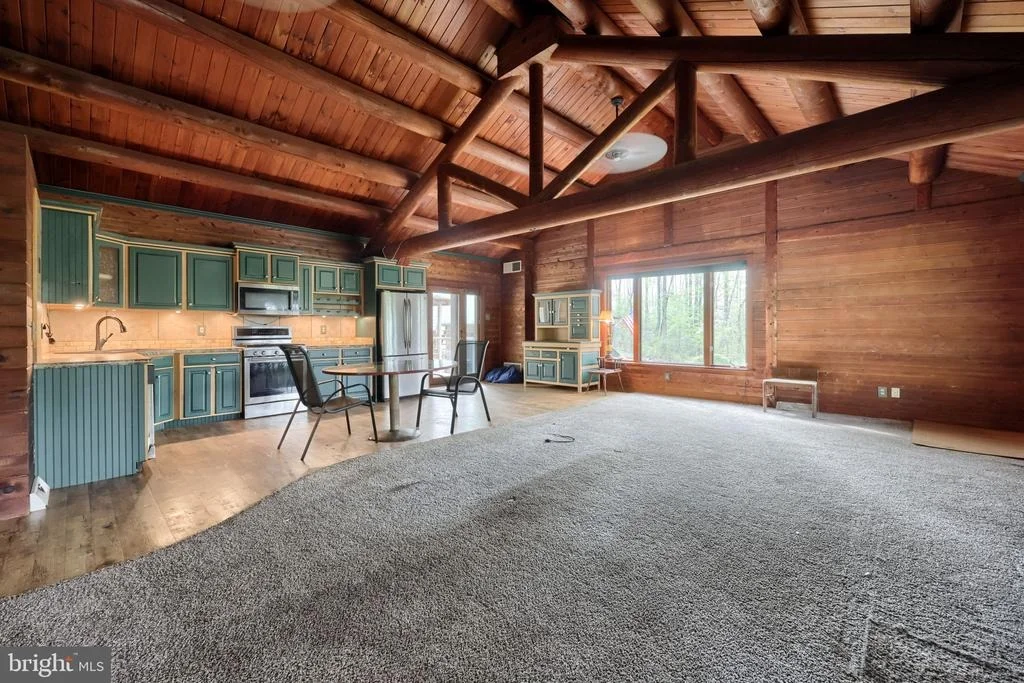 Photo of 171 FOX HOLLOW ROAD