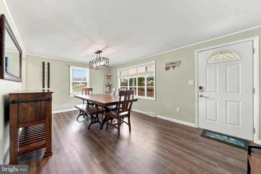 Photo of 989 BOUNDARY ROAD