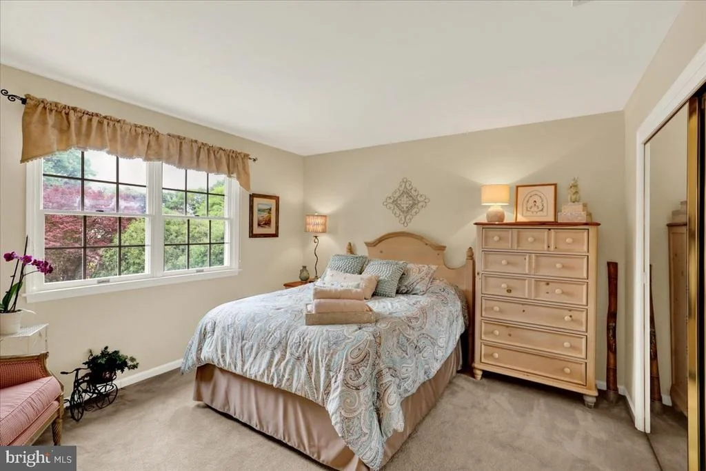 Photo of 225 LOGAN AVENUE