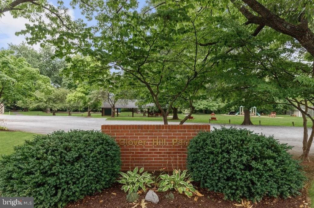 Photo of 6903 GREENVALE COURT