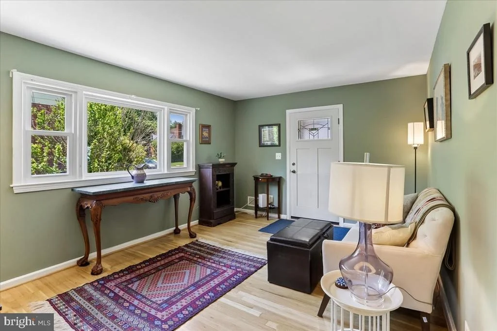 Photo of 1504 CREST ROAD