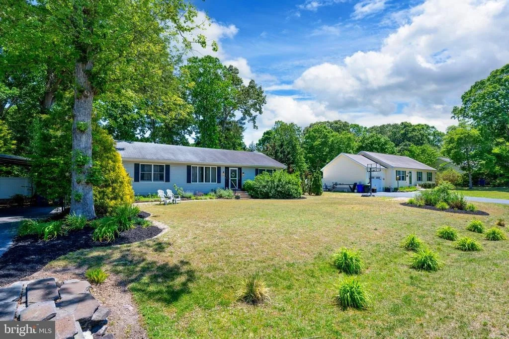 Photo of 19605 DOE DRIVE