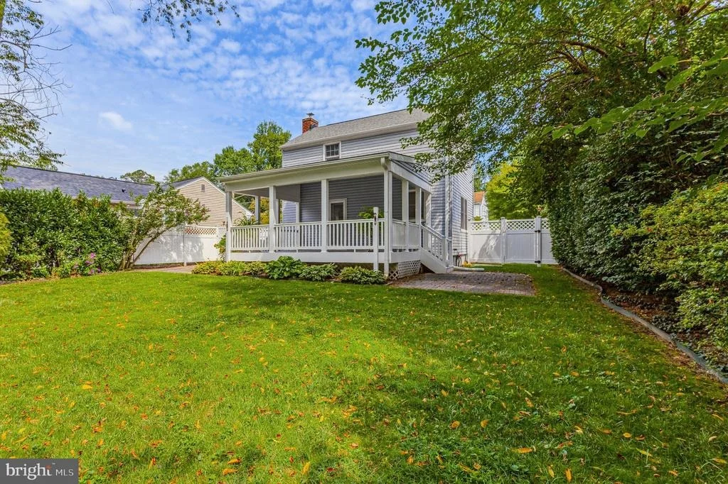 Photo of 717 MAPLETON ROAD