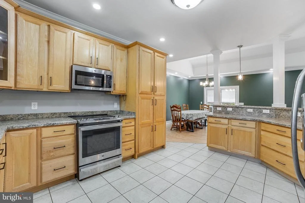Photo of 33015 FOREST KNOLL DRIVE