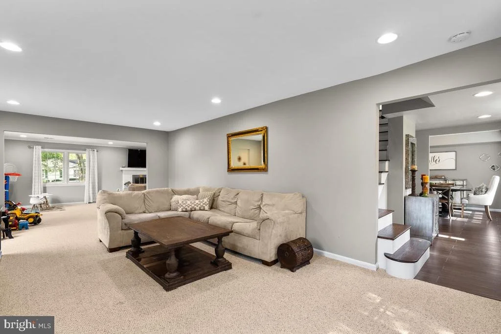 Photo of 14028 BREEZE HILL LANE