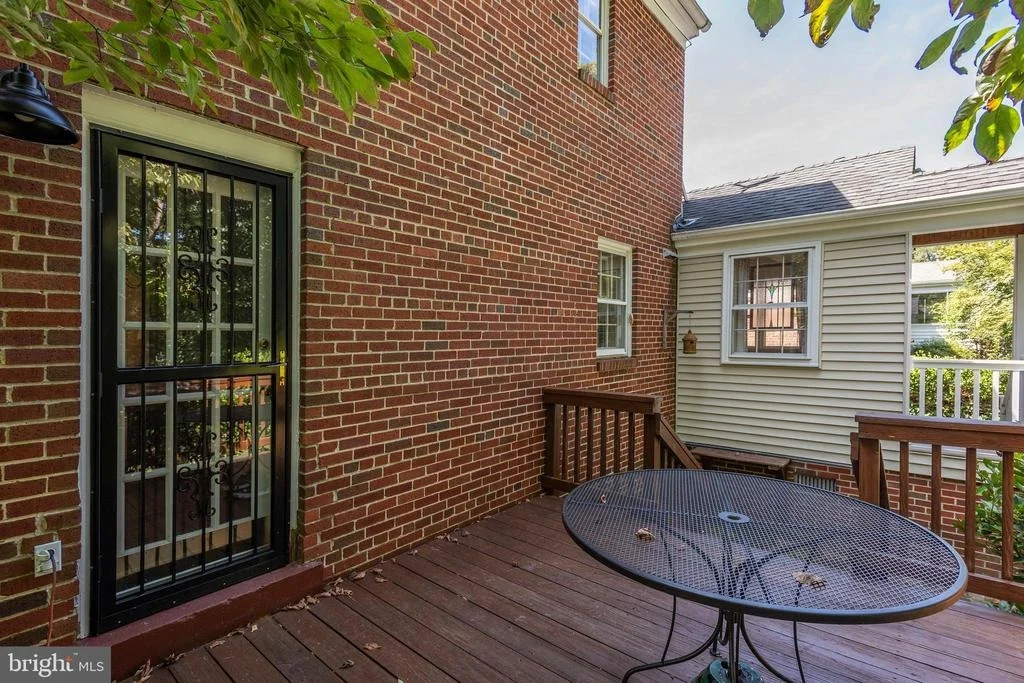 Photo of 1517 FOREST GLEN ROAD