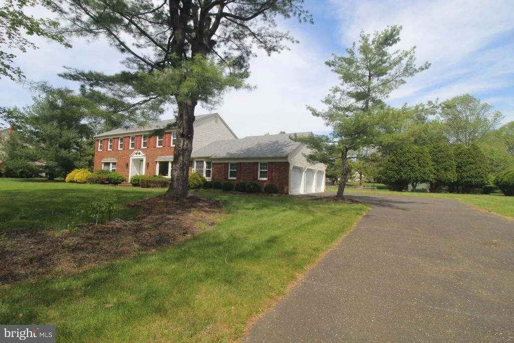 Photo of 8 EVANS DRIVE