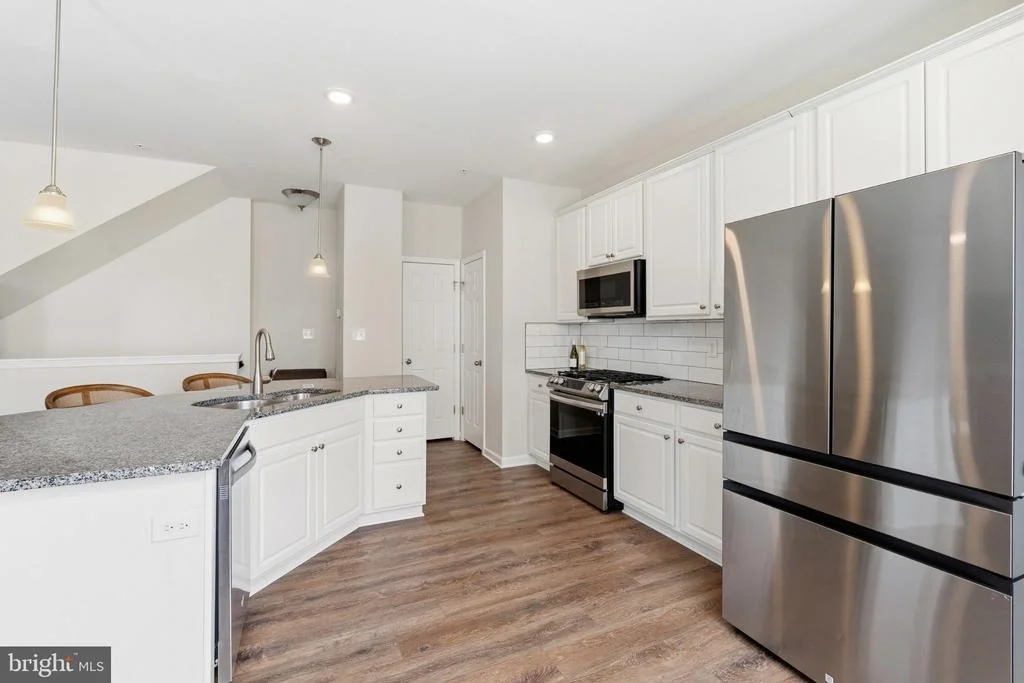 Photo of 5902 FORUM SQUARE