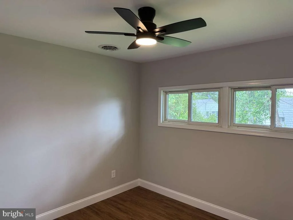 Photo of 11 METTEN ROAD