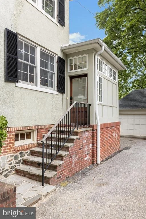 Photo of 210 NORTHFIELD PLACE