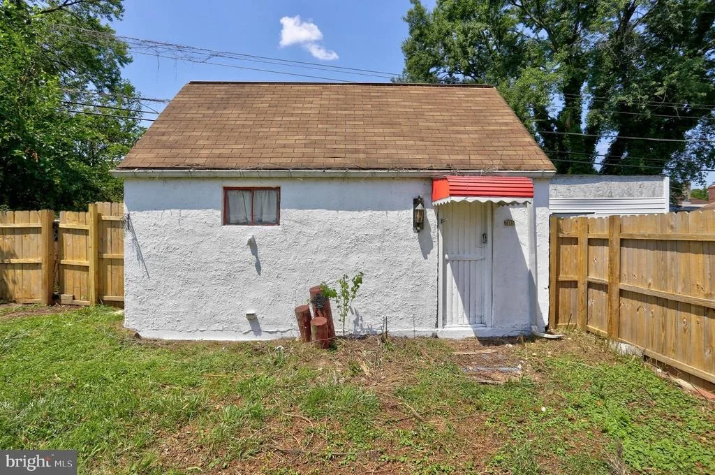 Photo of 416 MEADOW ROAD